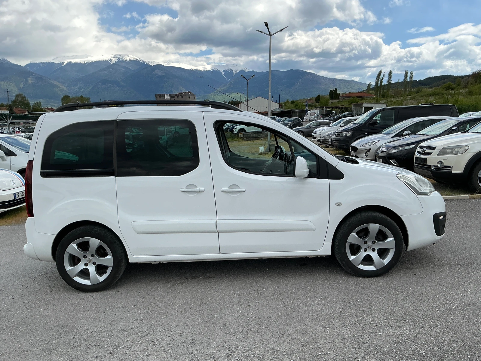 Peugeot Partner 1.6 hdi, снимка 4 - Автомобили и джипове - 54390418