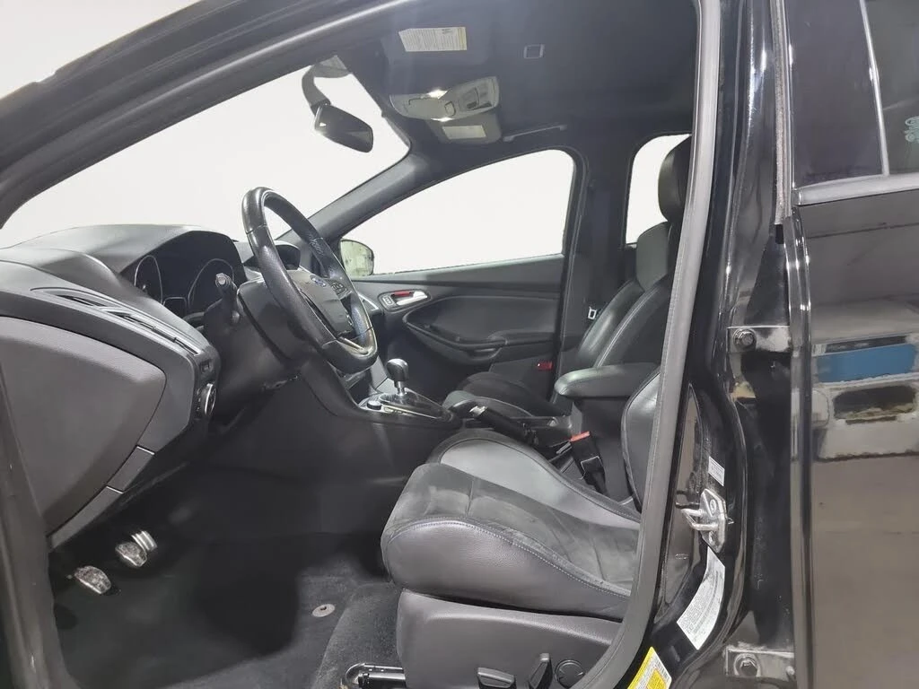 Ford Focus RS* Hatchback* AвтоКредит * (ЦЕНА ДО БГ), снимка 10 - Автомобили и джипове - 54429484