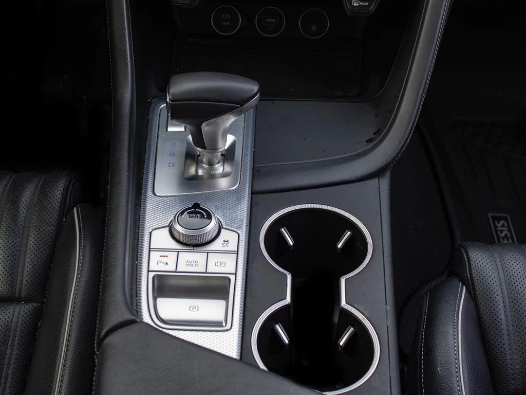 Genesis G70  2.0T Advanced AWD, снимка 12 - Автомобили и джипове - 54598600
