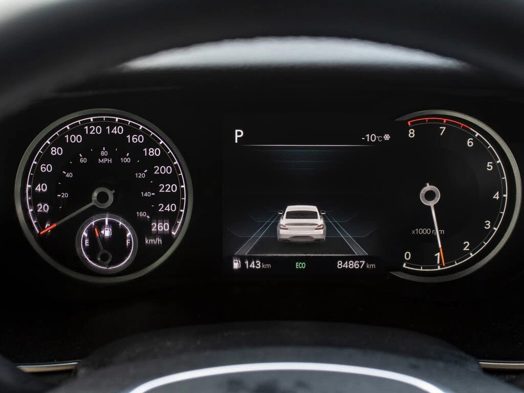 Genesis G70  2.0T Advanced AWD, снимка 11 - Автомобили и джипове - 54598600
