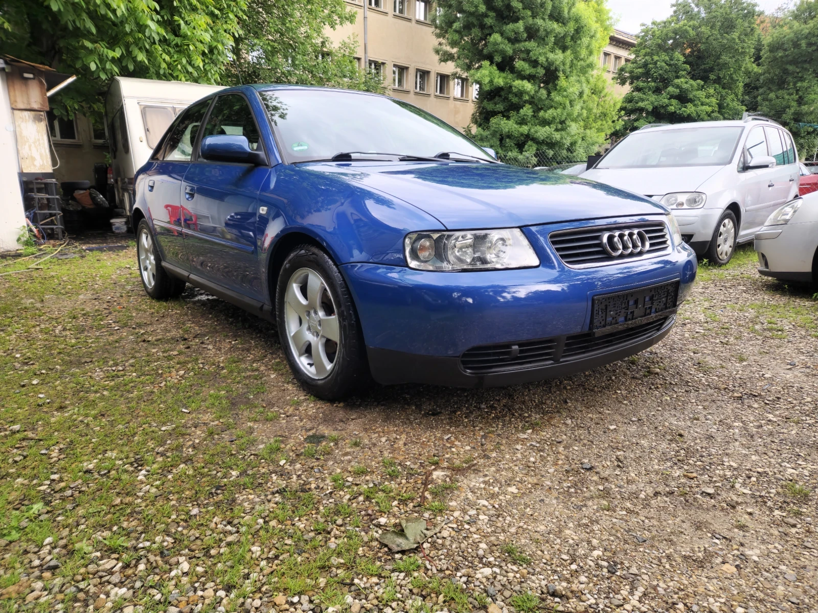 Audi A3 1.6 Безин, снимка 2 - Автомобили и джипове - 54651095