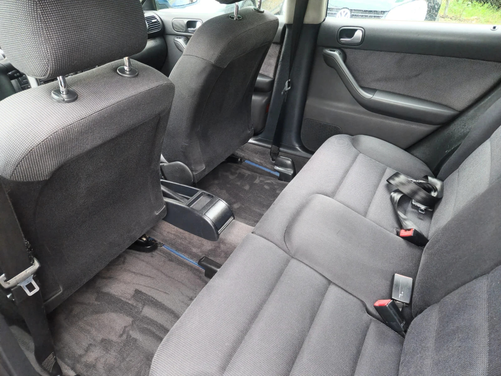 Audi A3 1.6 Безин, снимка 8 - Автомобили и джипове - 54651095