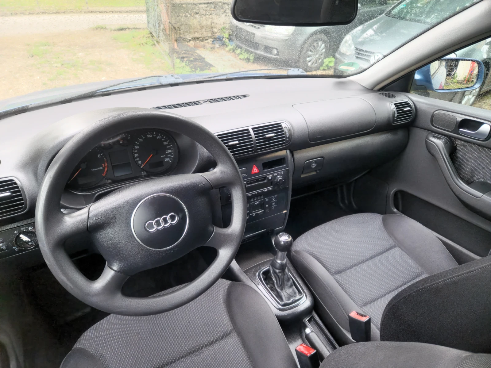 Audi A3 1.6 Безин, снимка 7 - Автомобили и джипове - 54651095