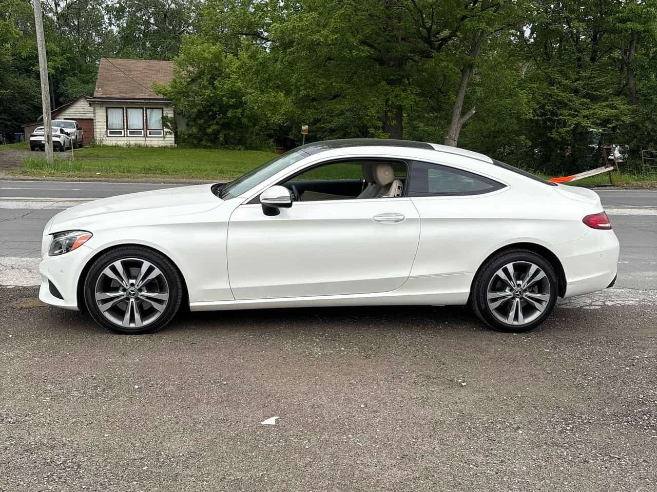 Mercedes-Benz C 300 * CARFAX * АВТОКРЕДИТ БЕЗ ПЪРВОНАЧАЛНА ВНОСКА, снимка 2 - Автомобили и джипове - 54863542