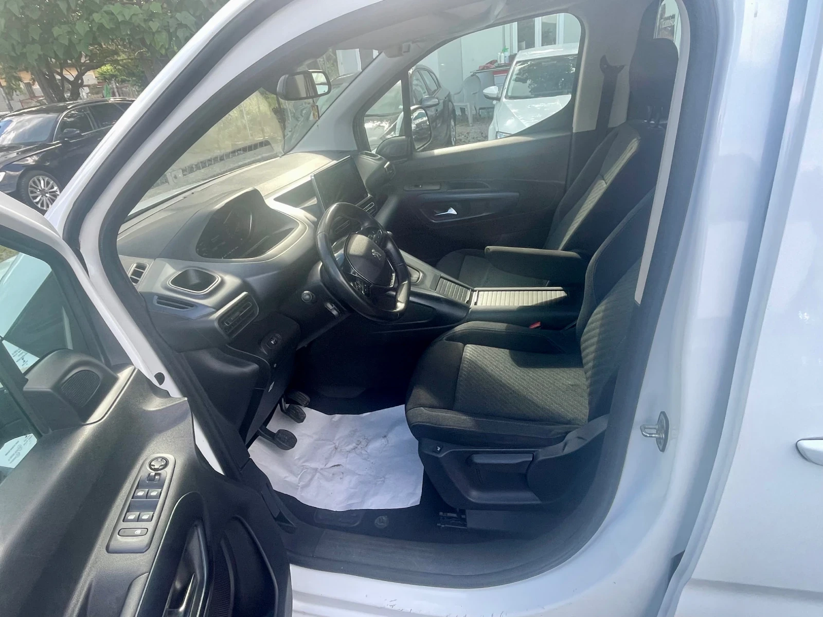 Peugeot Rifter, снимка 4 - Автомобили и джипове - 54928465