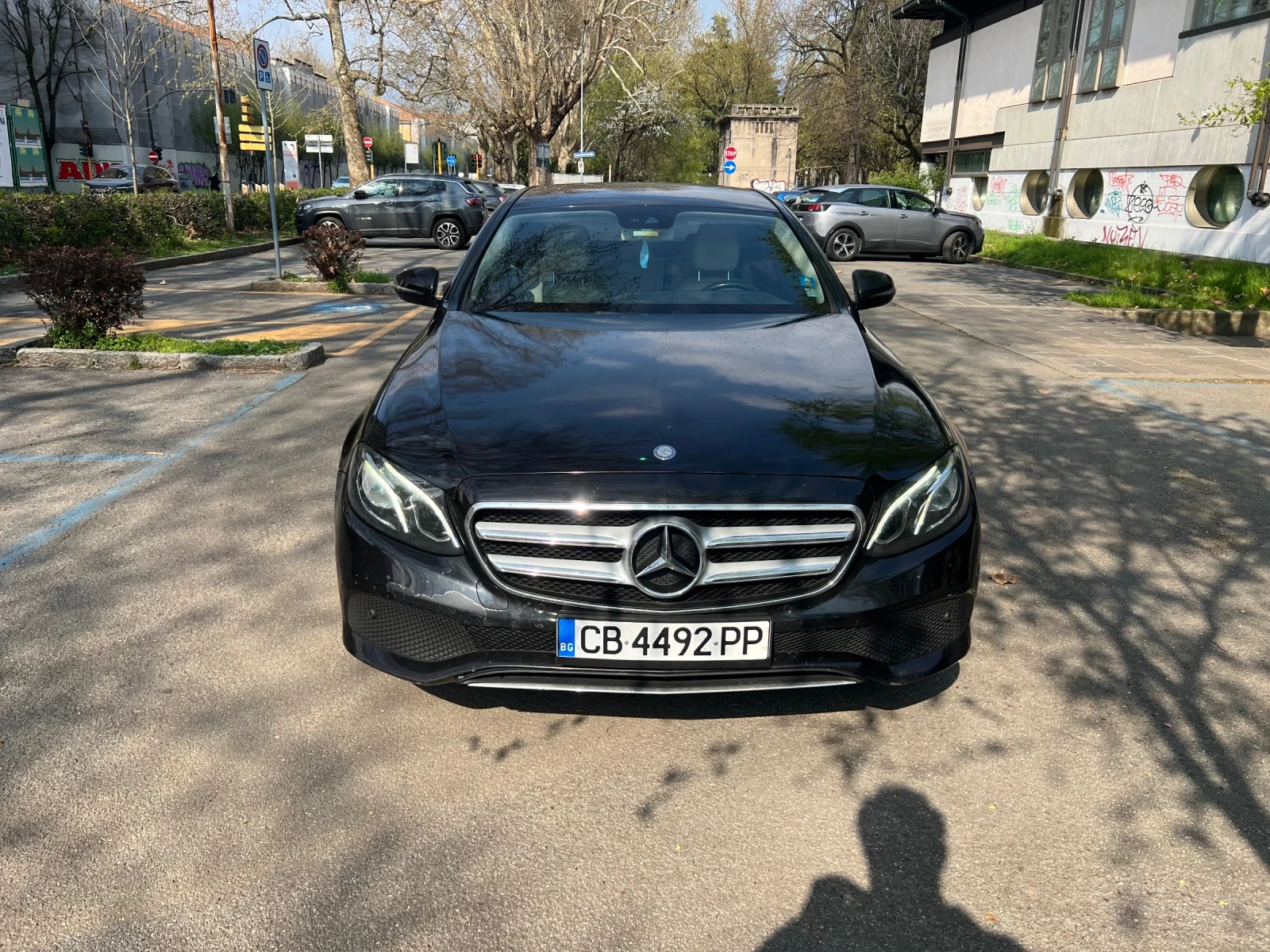 Mercedes-Benz E 220, снимка 7 - Автомобили и джипове - 55386319