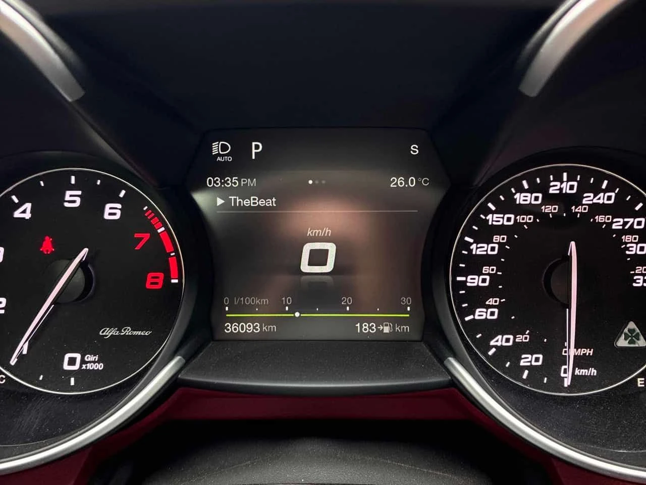 Alfa Romeo Giulia * Quadrifoglio* АВТОКРЕДИТ БЕЗ ПЪРВОНАЧАЛНА ВНОСКА, снимка 8 - Автомобили и джипове - 55473207