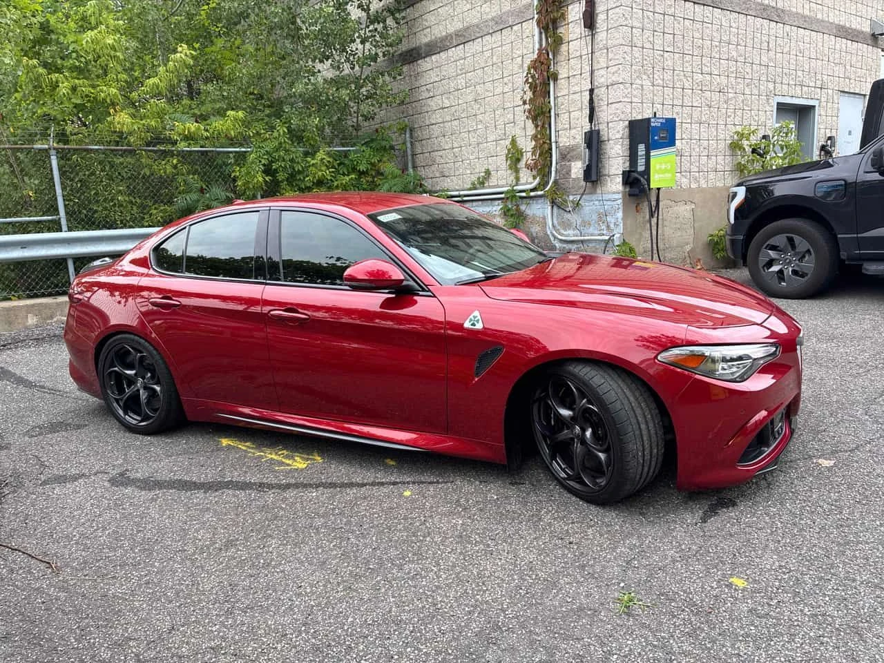 Alfa Romeo Giulia * Quadrifoglio* АВТОКРЕДИТ БЕЗ ПЪРВОНАЧАЛНА ВНОСКА, снимка 3 - Автомобили и джипове - 55473207