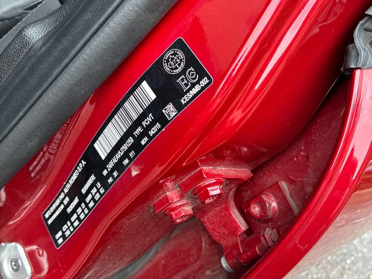 Alfa Romeo Giulia * Quadrifoglio* АВТОКРЕДИТ БЕЗ ПЪРВОНАЧАЛНА ВНОСКА, снимка 11 - Автомобили и джипове - 55473207