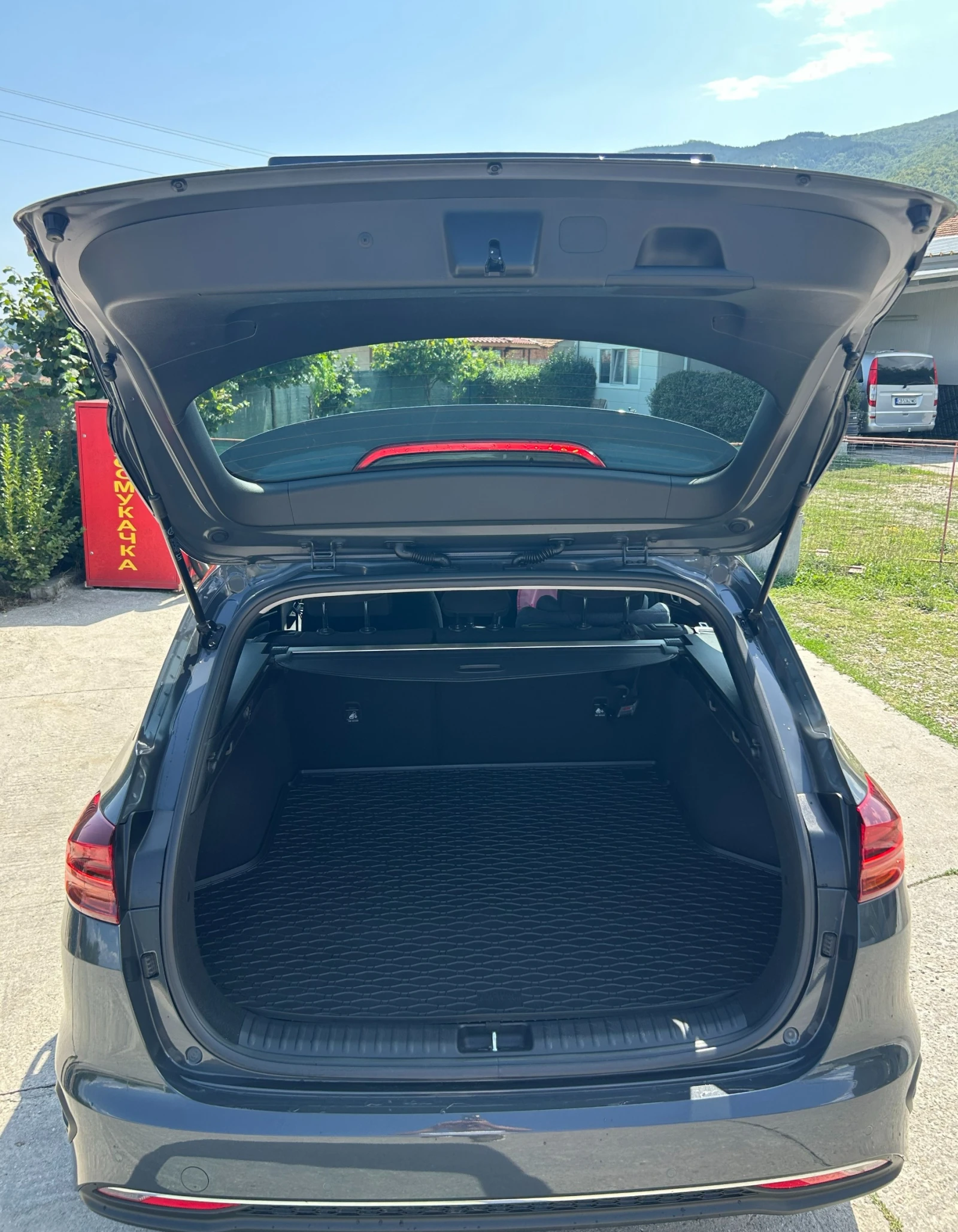 Kia Ceed SW 1.5 T-GDI Comfort, снимка 8 - Автомобили и джипове - 55897668