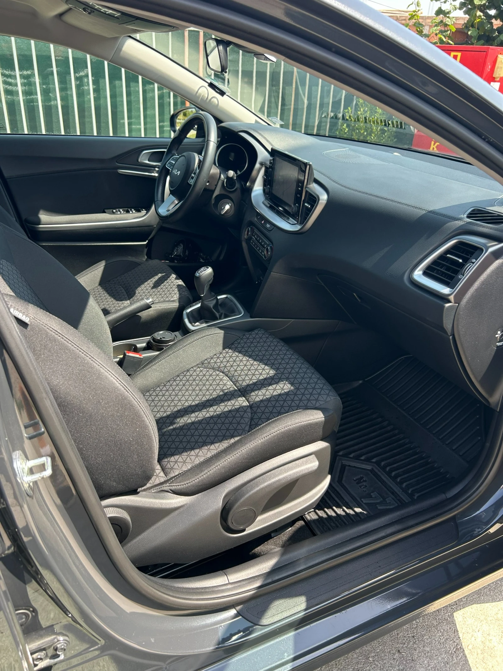 Kia Ceed SW 1.5 T-GDI Comfort, снимка 11 - Автомобили и джипове - 55897668