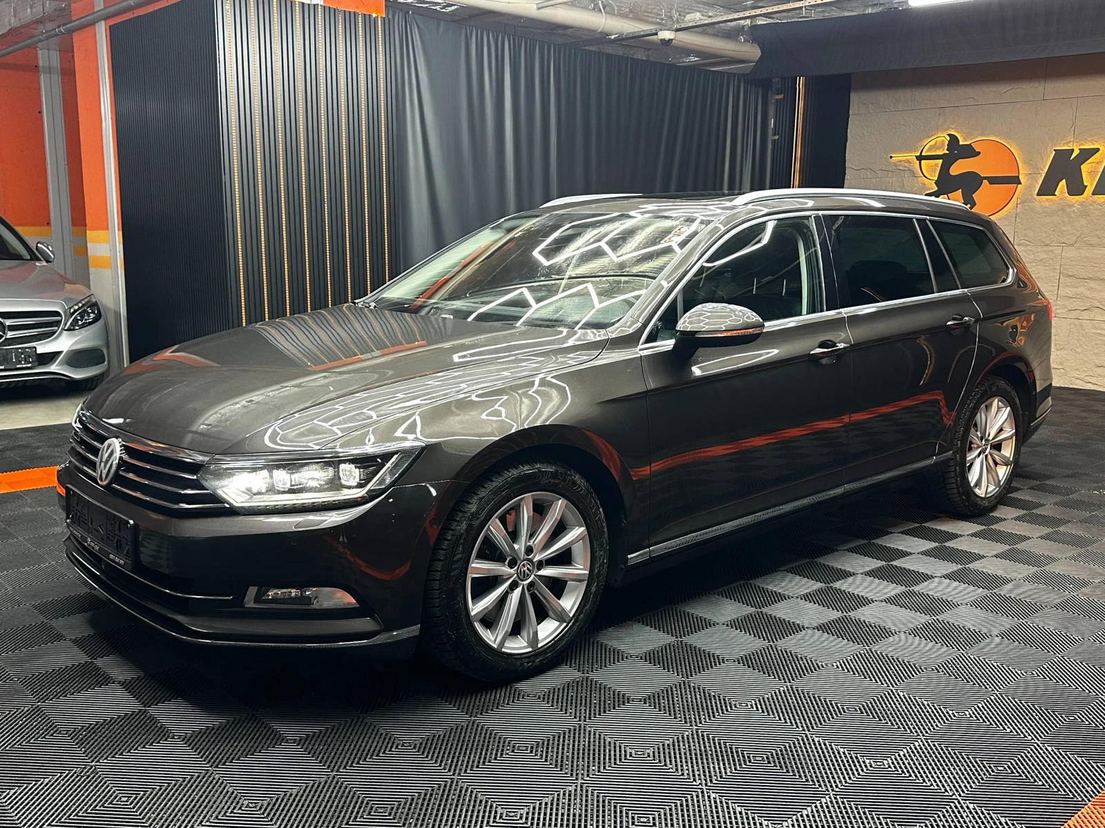 VW Passat 2.0d 239 к.с./ГАРАНЦИЯ, снимка 3 - Автомобили и джипове - 55926073