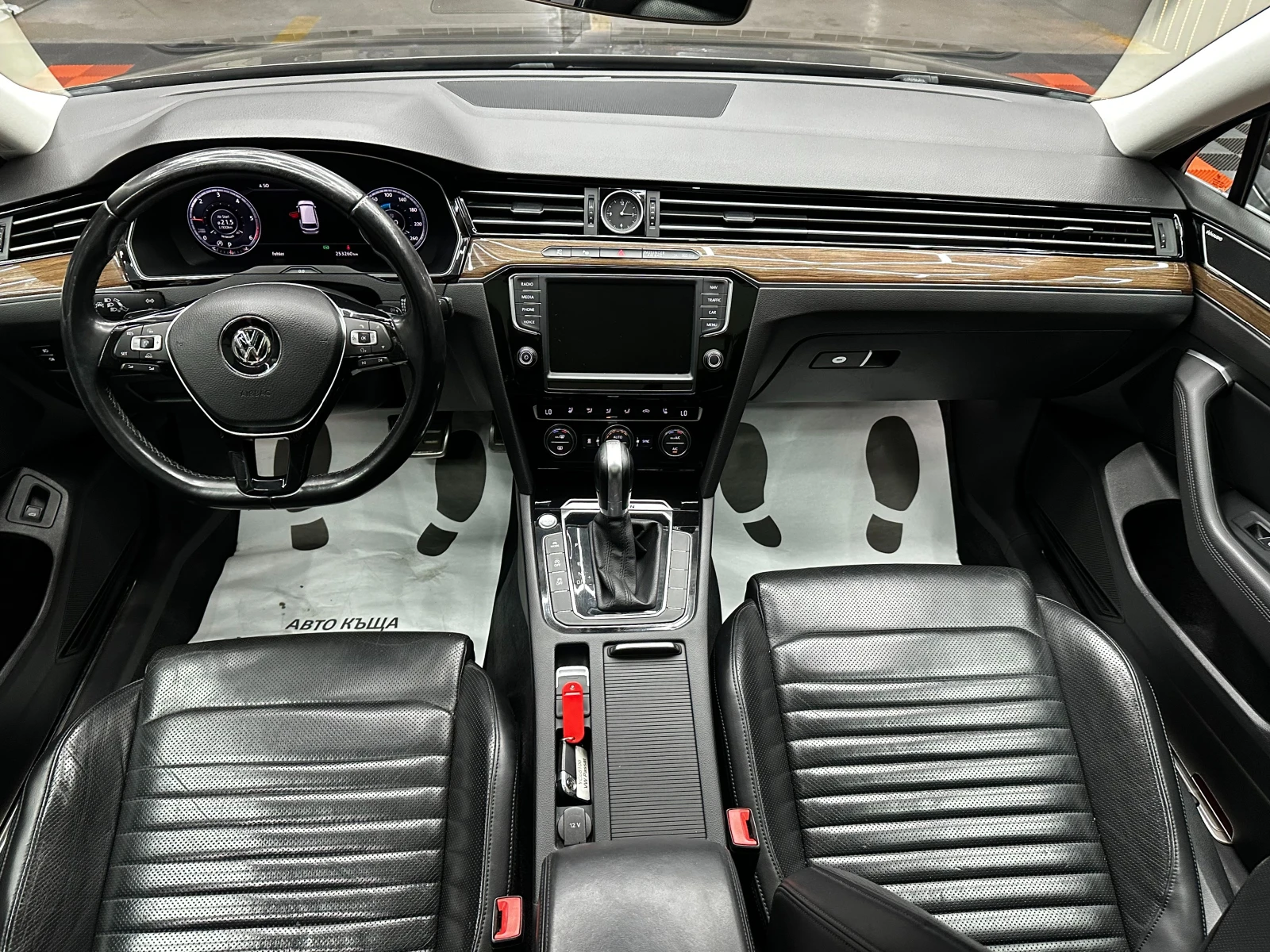 VW Passat 2.0d 239 к.с./ГАРАНЦИЯ, снимка 10 - Автомобили и джипове - 55926073