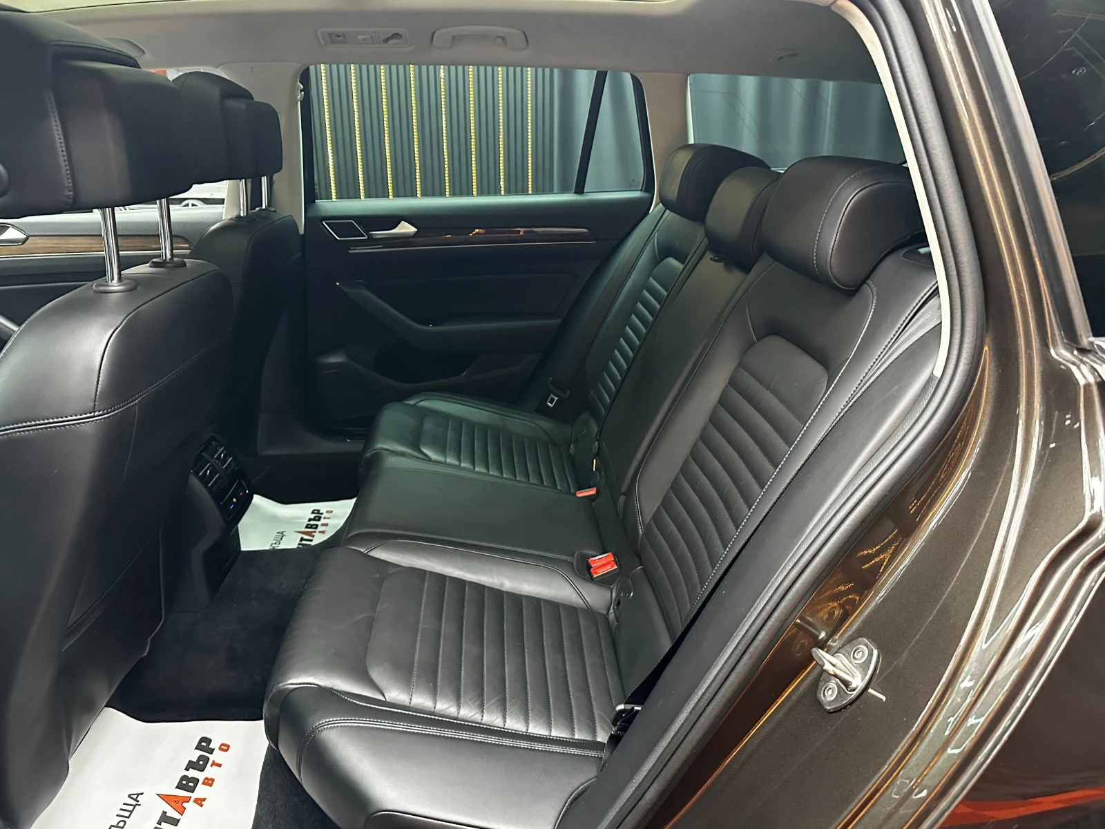 VW Passat 2.0d 239 к.с./ГАРАНЦИЯ, снимка 9 - Автомобили и джипове - 55926073