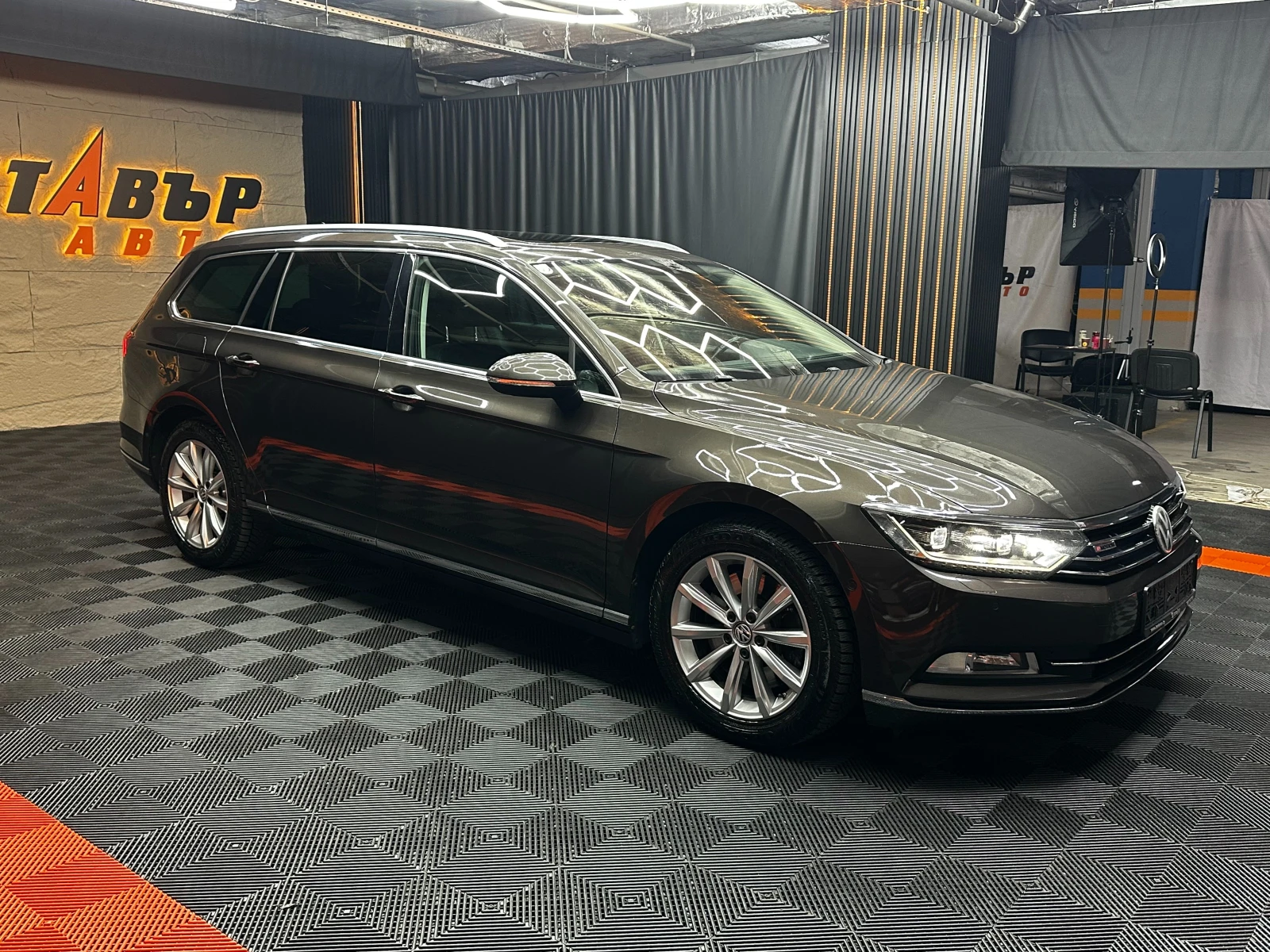 VW Passat 2.0d 239 к.с./ГАРАНЦИЯ, снимка 4 - Автомобили и джипове - 55926073