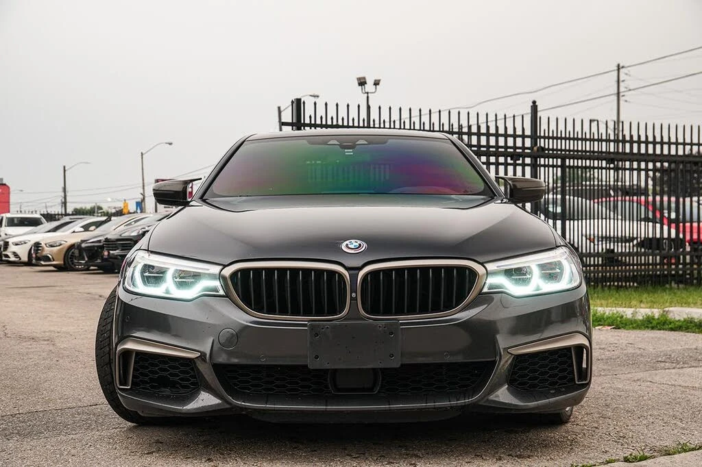 BMW 550 M* HUD* DIS* 360* B&W* ЩОРИ* КРАЙНА ЦЕНА, снимка 2 - Автомобили и джипове - 56046798