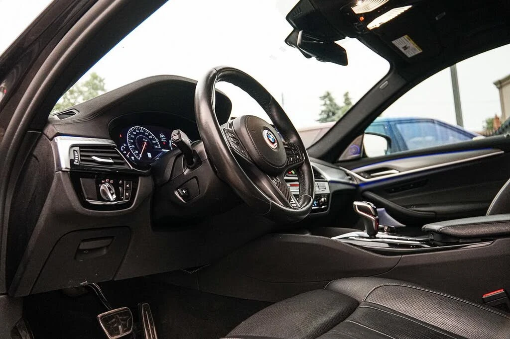 BMW 550 M* HUD* DIS* 360* B&W* ЩОРИ* КРАЙНА ЦЕНА, снимка 9 - Автомобили и джипове - 56046798