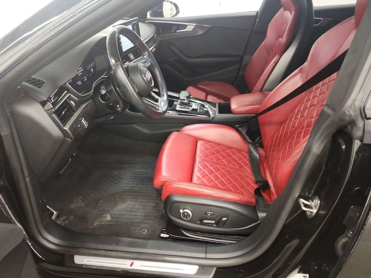 Audi S5 / ДИСТРОНИК / ЧЕРВЕН САЛОН / 2 КЛЮЧА / АВТОКРЕДИТ, снимка 8 - Автомобили и джипове - 56256859