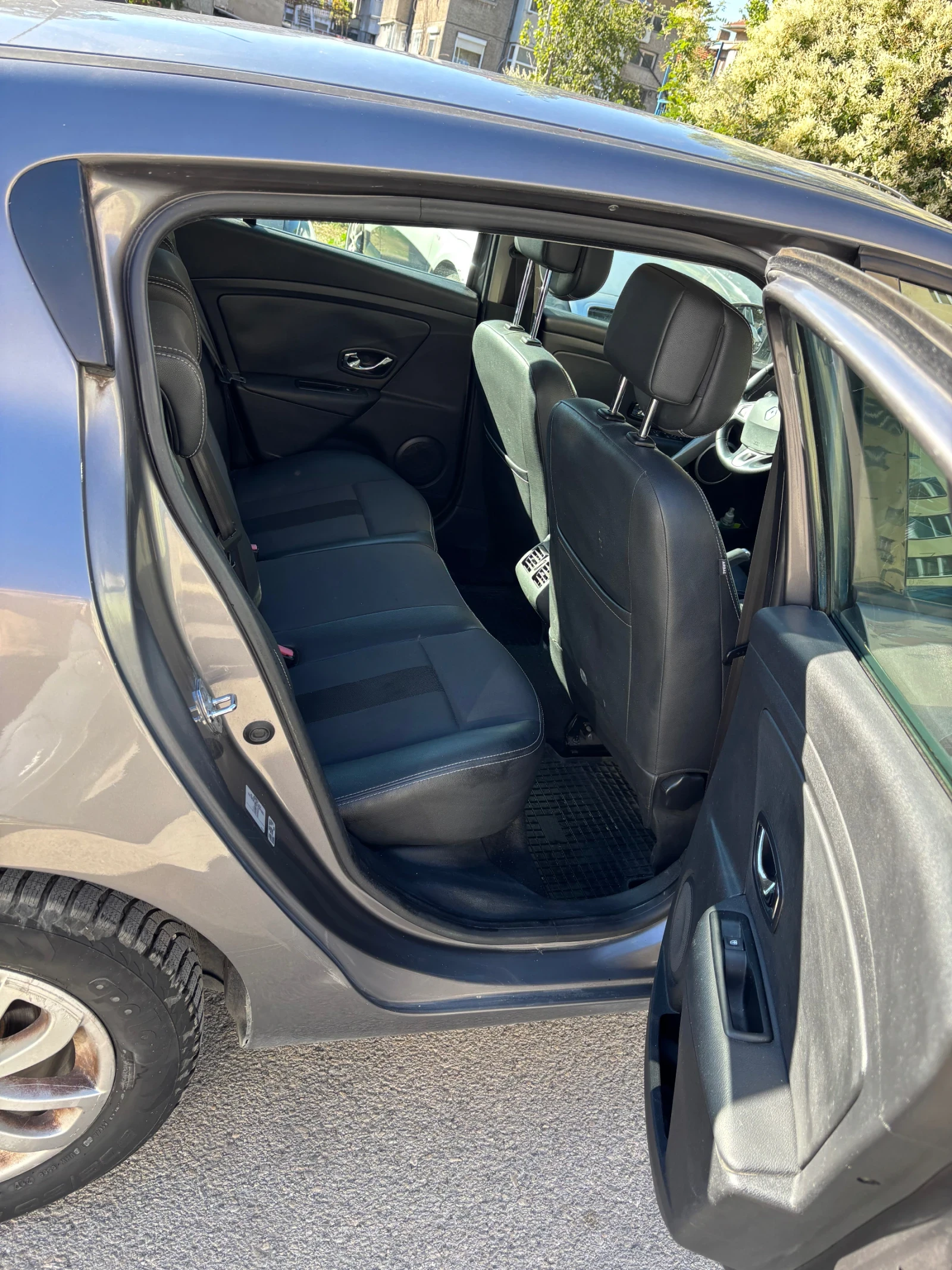 Renault Megane, снимка 8 - Автомобили и джипове - 56392681