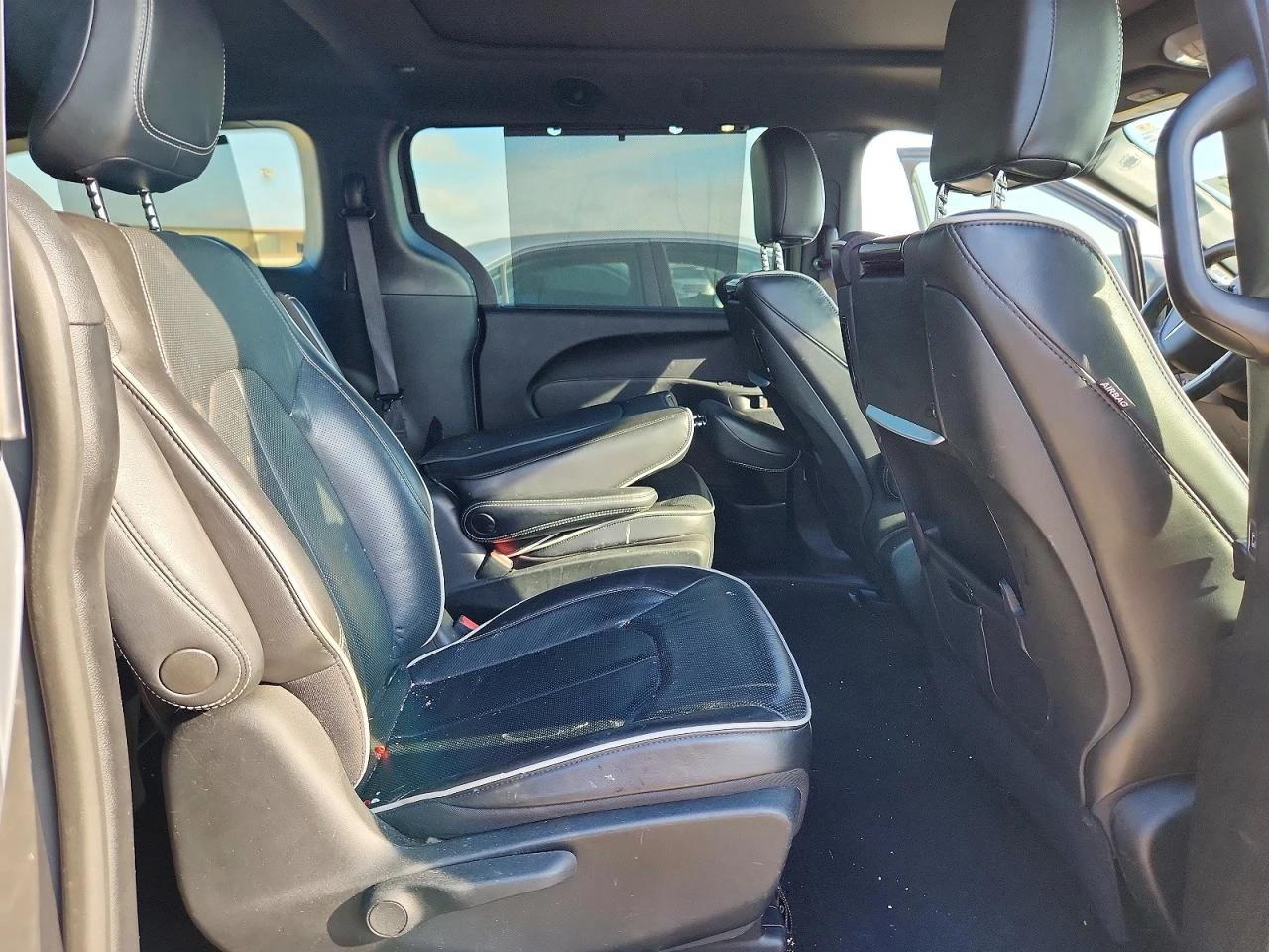 Chrysler Pacifica 3.6l Hybrid Limited, снимка 11 - Автомобили и джипове - 56663986