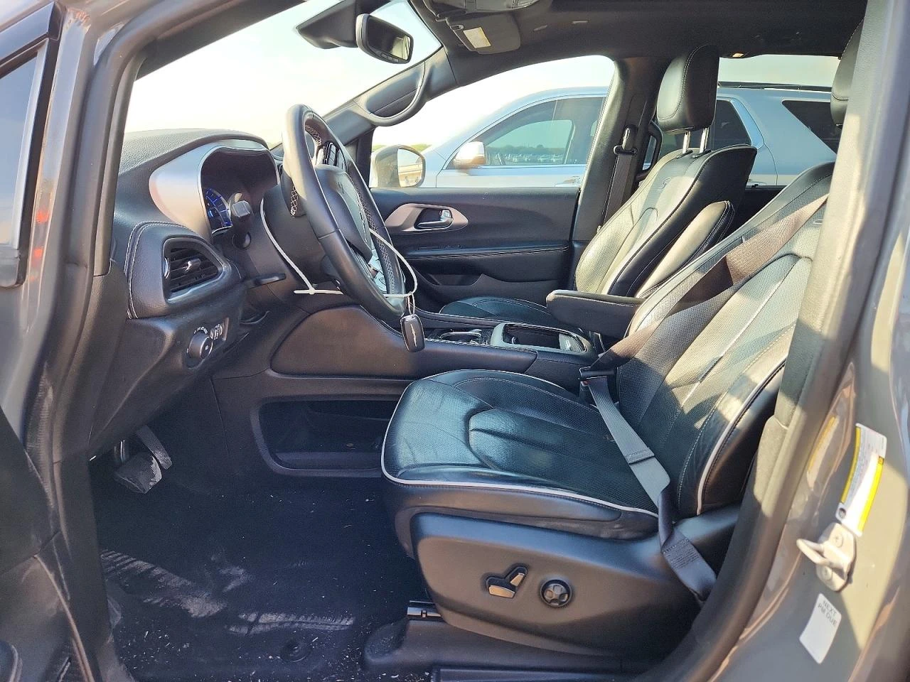 Chrysler Pacifica 3.6l Hybrid Limited, снимка 7 - Автомобили и джипове - 56663986