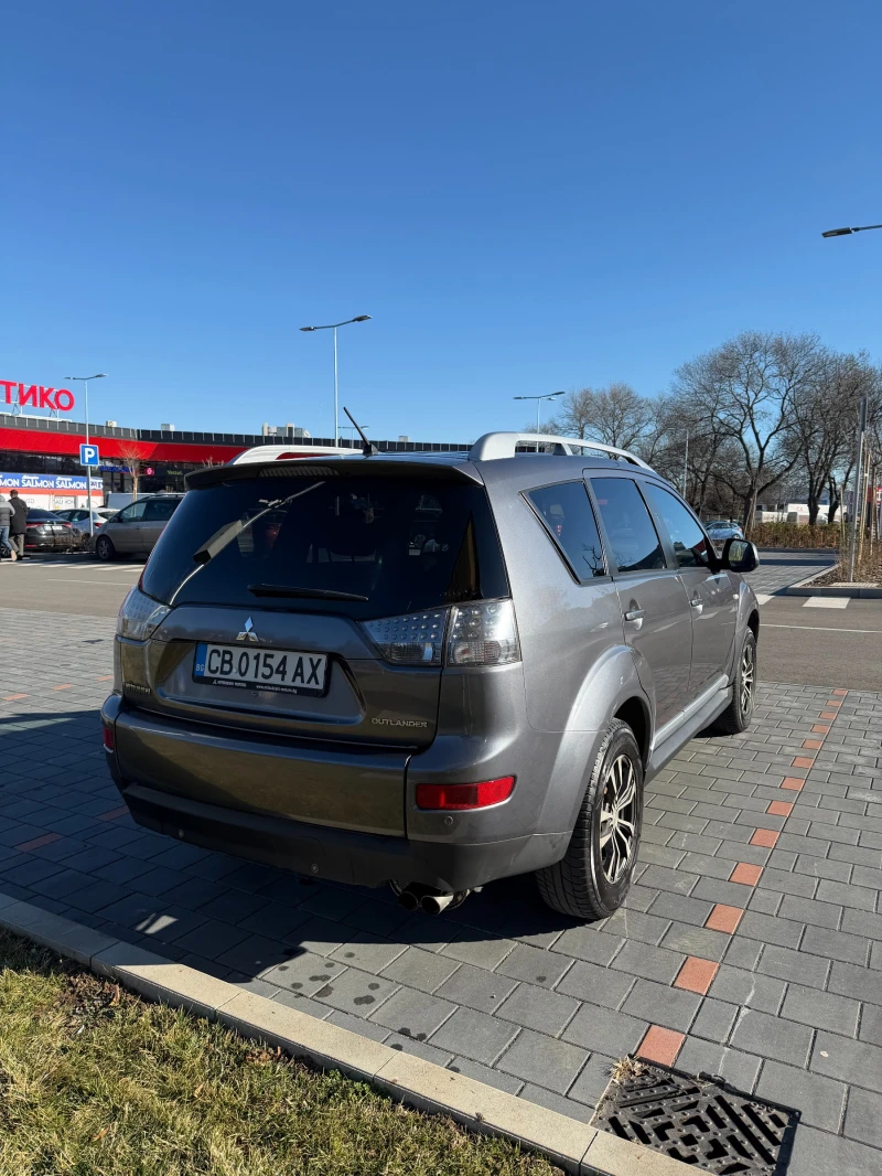 Mitsubishi Outlander, снимка 6 - Автомобили и джипове - 52928379