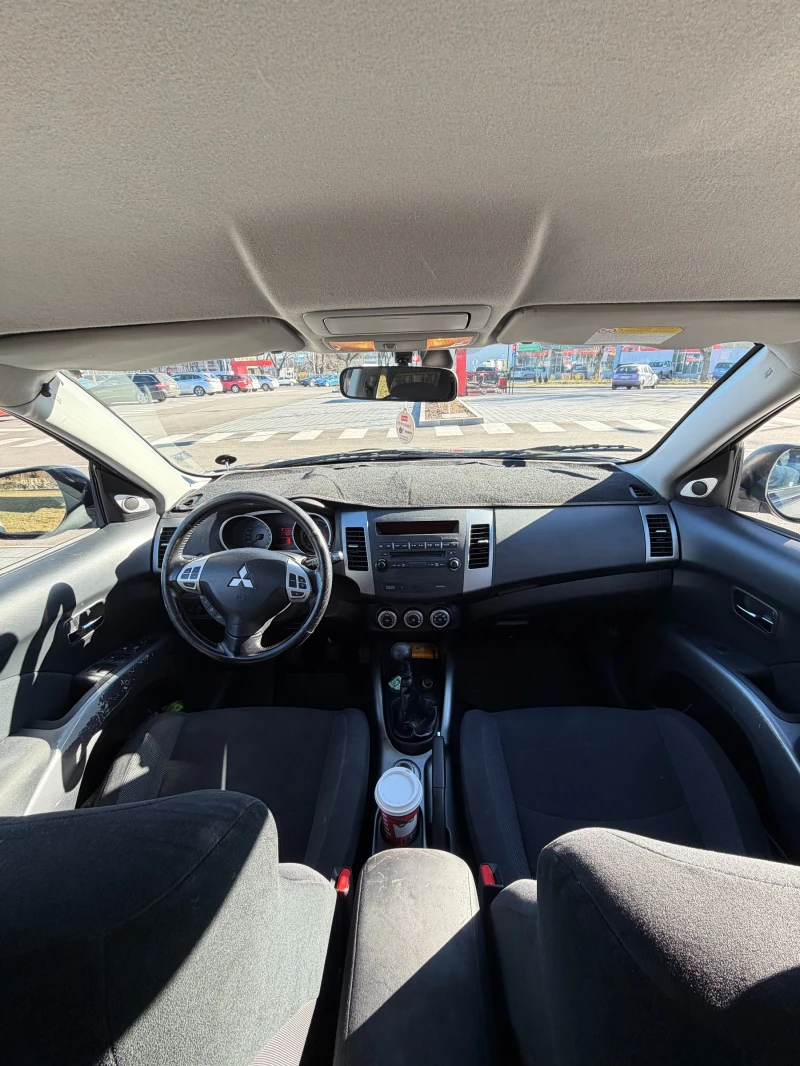 Mitsubishi Outlander, снимка 7 - Автомобили и джипове - 52928379