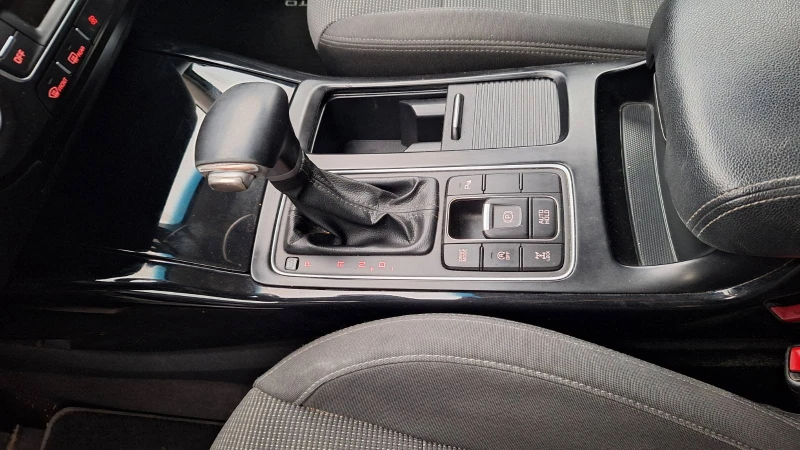 Kia Sorento 4x4 AWD, снимка 8 - Автомобили и джипове - 53378880