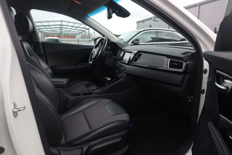 Kia Niro 1.6 Hybrid KeyGO KAM Distronic Lane 18Zoll #iCarbg, снимка 7 - Автомобили и джипове - 53391278