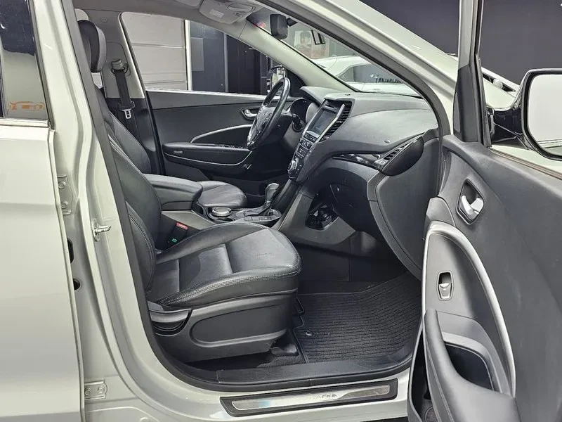 Hyundai Santa fe 2.0 CRDi 4Wd Premium, снимка 11 - Автомобили и джипове - 53347647