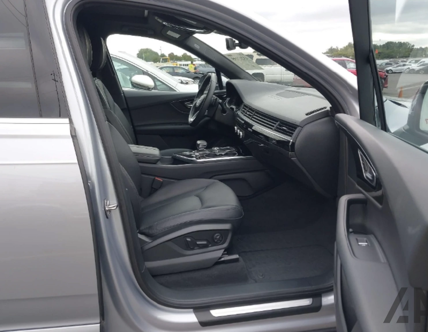 Audi Q7 3.0T* PREMIUM* CARFAX* АВТОЛИЗИГ - изображение 5