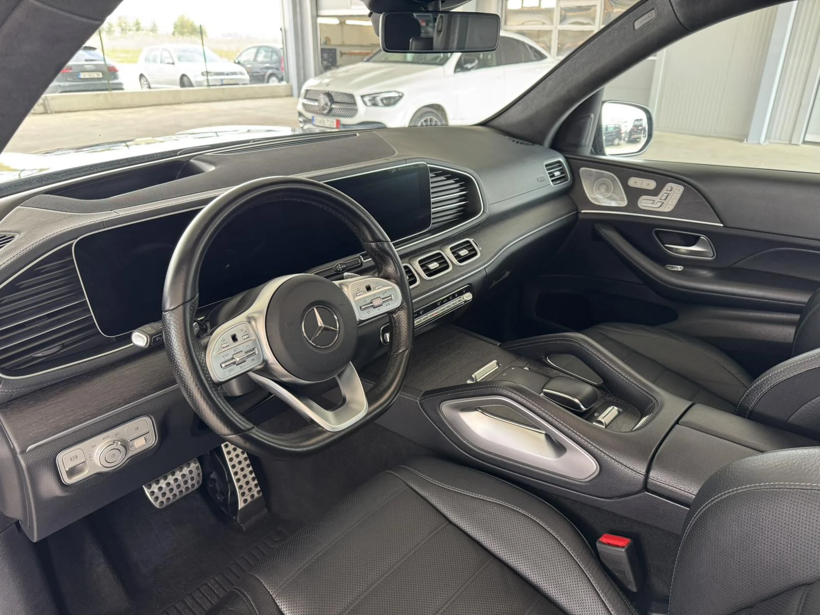 Mercedes-Benz GLS 400 d* 330ps* 4M* AMG Line* 3xTV* Night* Designo* FULL, снимка 9 - Автомобили и джипове - 53733687