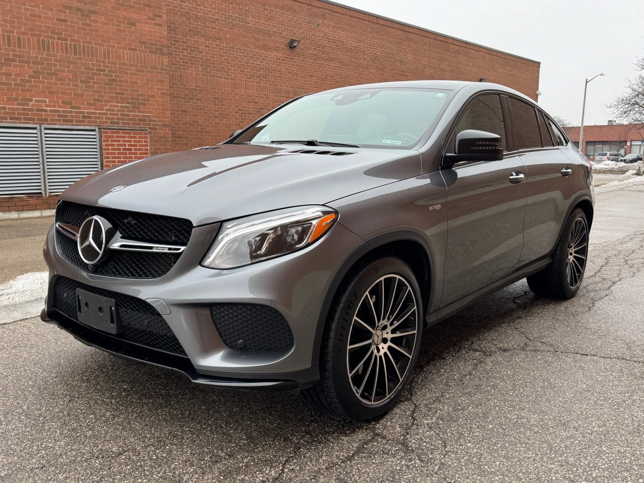 Mercedes-Benz GLE 43 AMG * АВТО КРЕДИТ* ЦЕНА ДО БГ * СЕРВИЗНА ИСТОРИЯ * , снимка 2 - Автомобили и джипове - 53814850