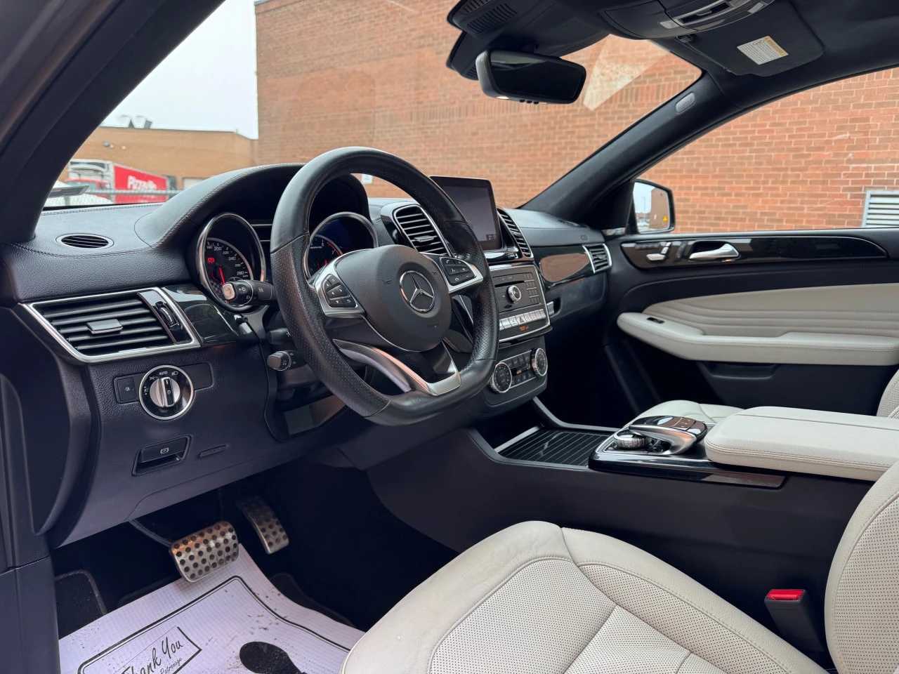 Mercedes-Benz GLE 43 AMG * АВТО КРЕДИТ* ЦЕНА ДО БГ * СЕРВИЗНА ИСТОРИЯ * , снимка 7 - Автомобили и джипове - 53814850