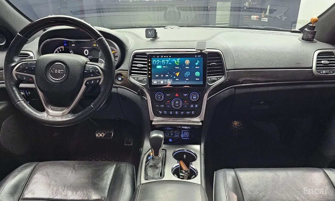 Jeep Grand cherokee 3.6 4x4 / OVERLAND / DISTRONIC / FACELIFT / ОБДУХ, снимка 7 - Автомобили и джипове - 54045562