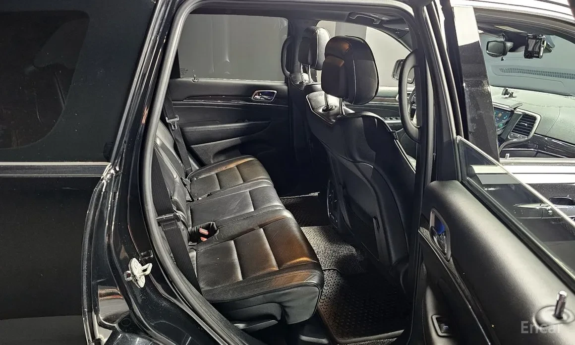 Jeep Grand cherokee 3.6 4x4 / OVERLAND / DISTRONIC / FACELIFT / ОБДУХ, снимка 12 - Автомобили и джипове - 54045562