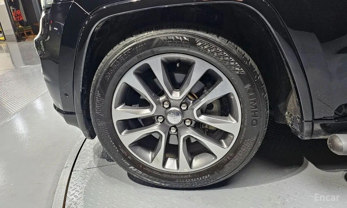 Jeep Grand cherokee 3.6 4x4 / OVERLAND / DISTRONIC / FACELIFT / ОБДУХ, снимка 5 - Автомобили и джипове - 54045562