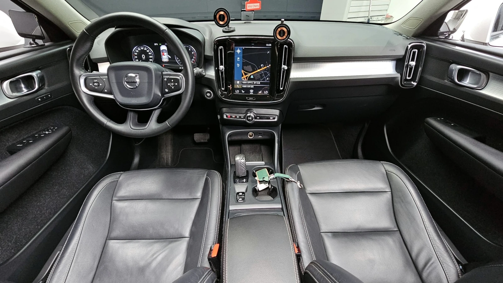 Volvo XC40, снимка 6 - Автомобили и джипове - 54555906