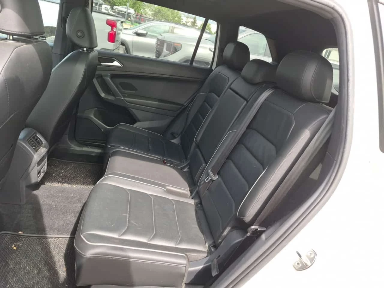 VW Tiguan HIGHLINE/R LINE/ПОДГРЕВ/ПАНО/CARFAX/ФИНАНСИРАНЕ, снимка 11 - Автомобили и джипове - 54677608