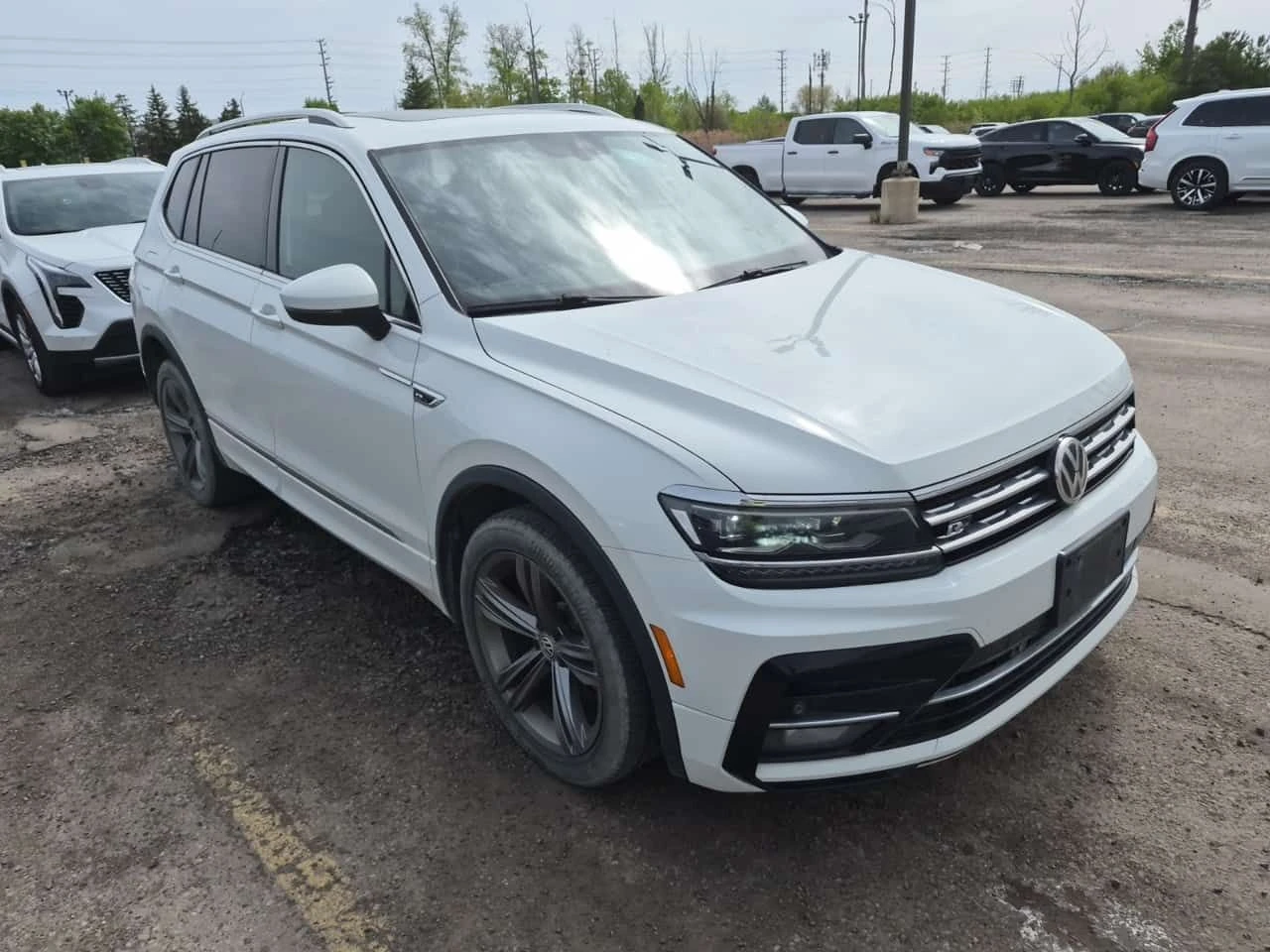VW Tiguan HIGHLINE/R LINE/ПОДГРЕВ/ПАНО/CARFAX/ФИНАНСИРАНЕ, снимка 2 - Автомобили и джипове - 54677608