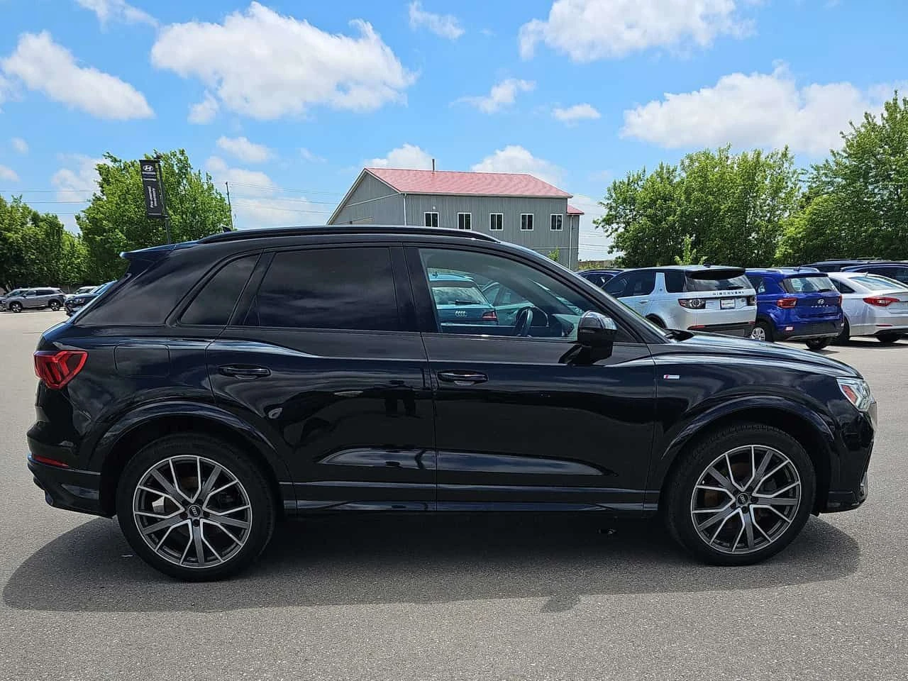 Audi Q3 * Progressiv * CARFAX * БЕЗ ПЪРВОНАЧАЛНА ВНОСКА, снимка 3 - Автомобили и джипове - 54858420