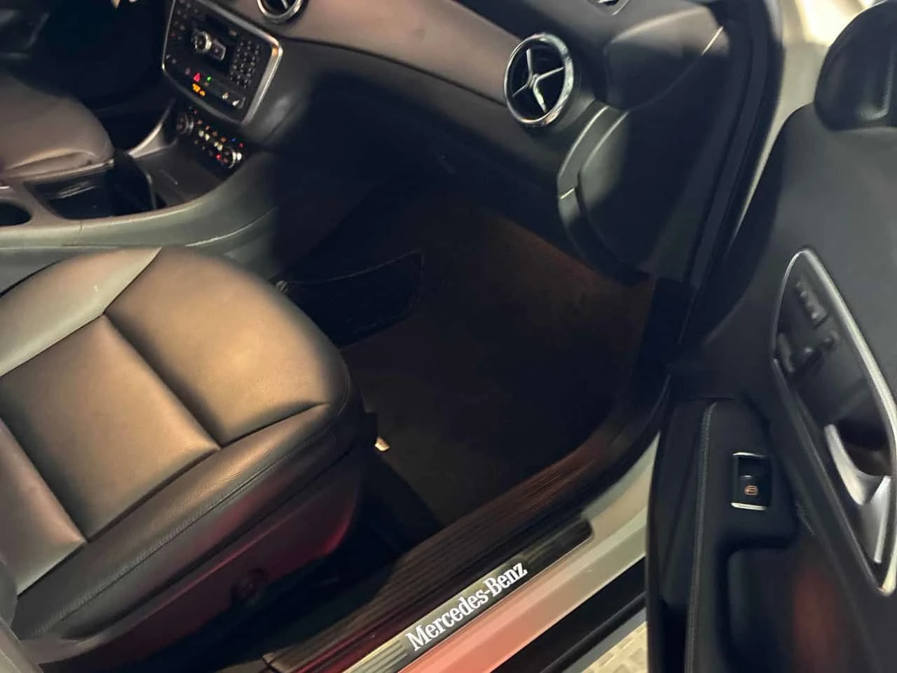 Mercedes-Benz GLA 250 * CARFAX * ЦЕНА ДО БГ, снимка 7 - Автомобили и джипове - 55060763