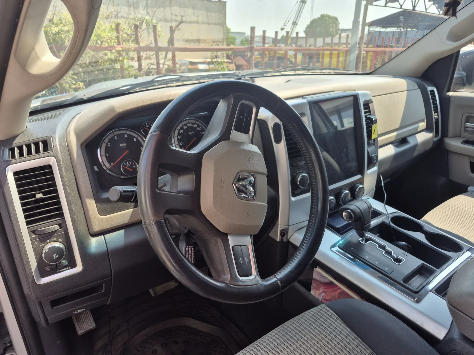 Dodge RAM 1500 Big horn, снимка 13 - Автомобили и джипове - 55727278