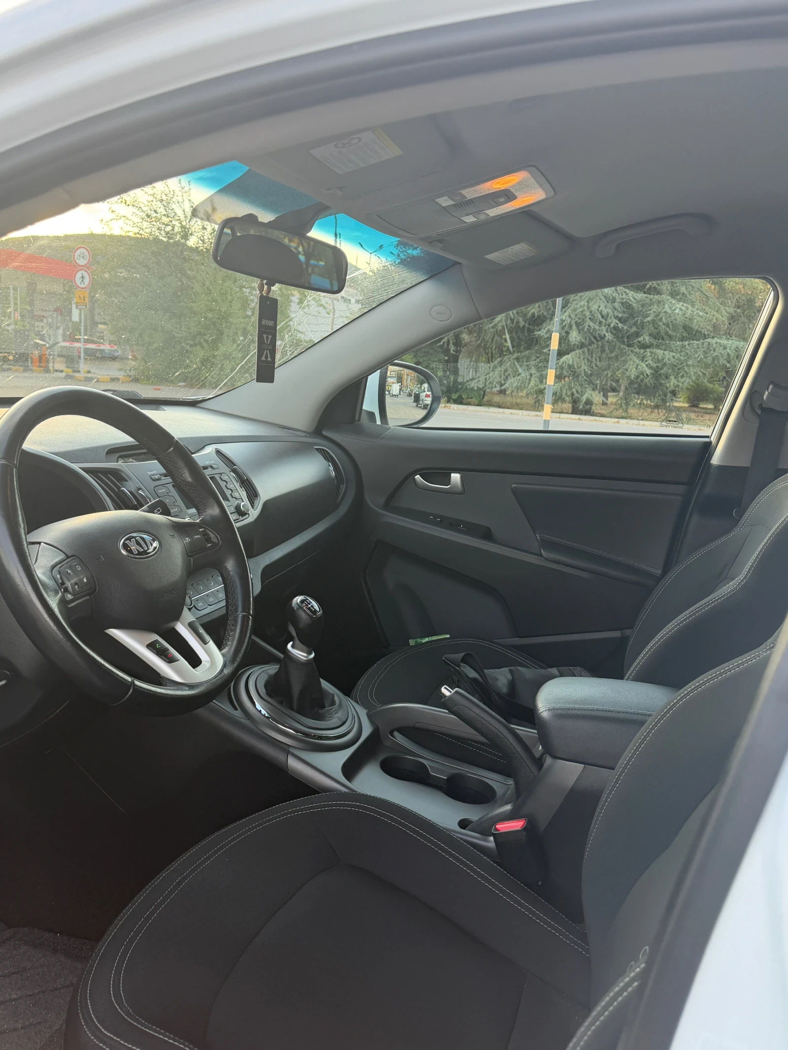 Kia Sportage 1.7CRDI, снимка 8 - Автомобили и джипове - 56099886