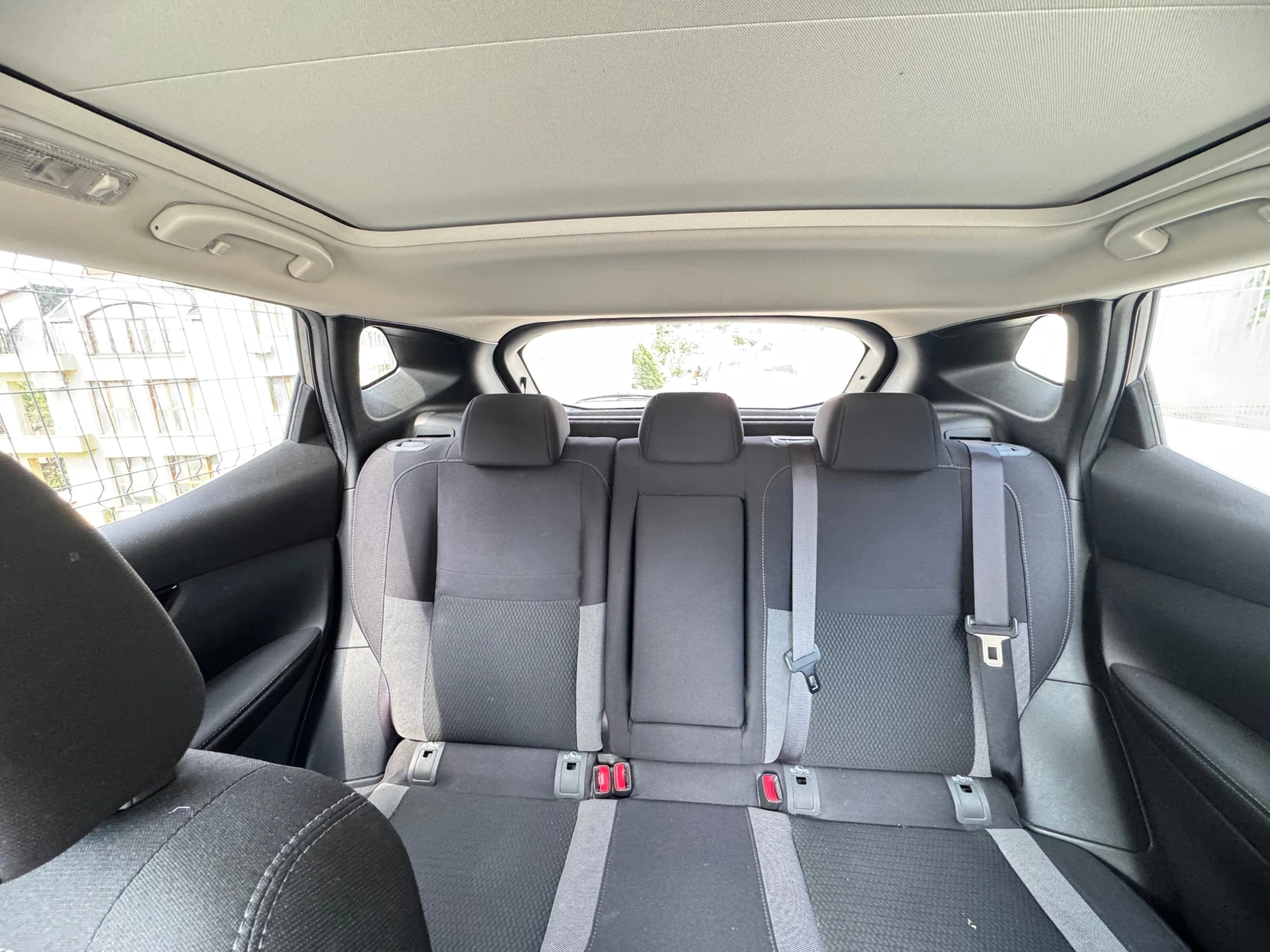Nissan Qashqai, снимка 6 - Автомобили и джипове - 56220337