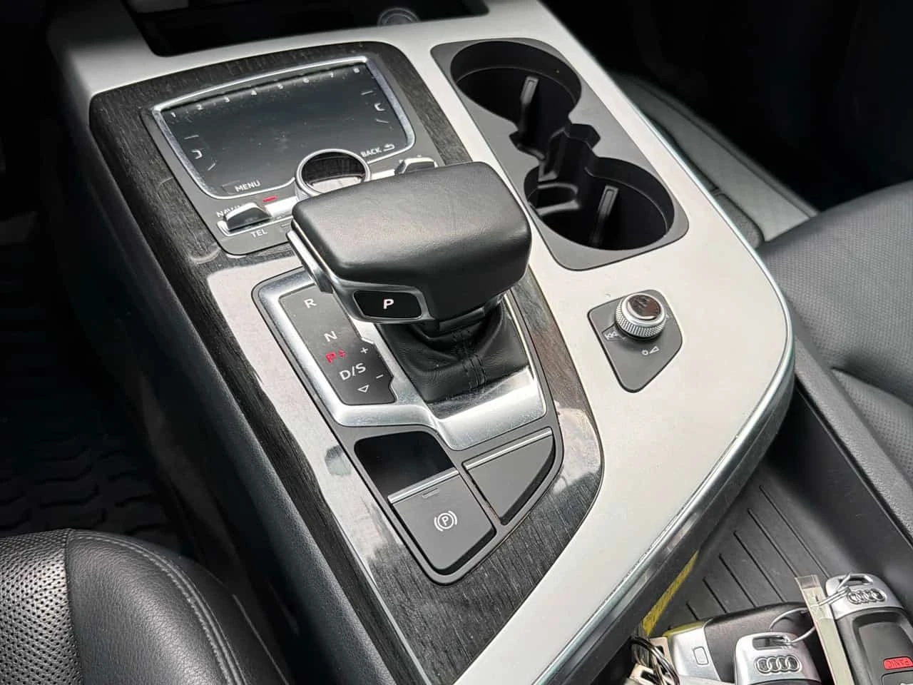 Audi Q7 * Progressiv * CARFAX * ЦЕНА ДО БГ, снимка 15 - Автомобили и джипове - 56532311