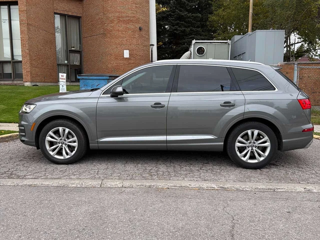 Audi Q7 * Progressiv * CARFAX * ЦЕНА ДО БГ, снимка 3 - Автомобили и джипове - 56532311