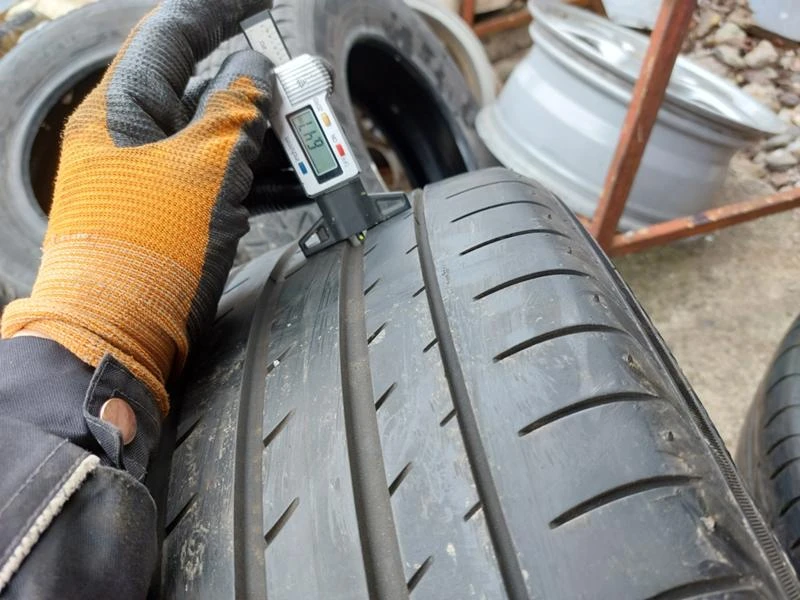 Гуми Летни 245/40R17, снимка 3 - Гуми и джанти - 36287496