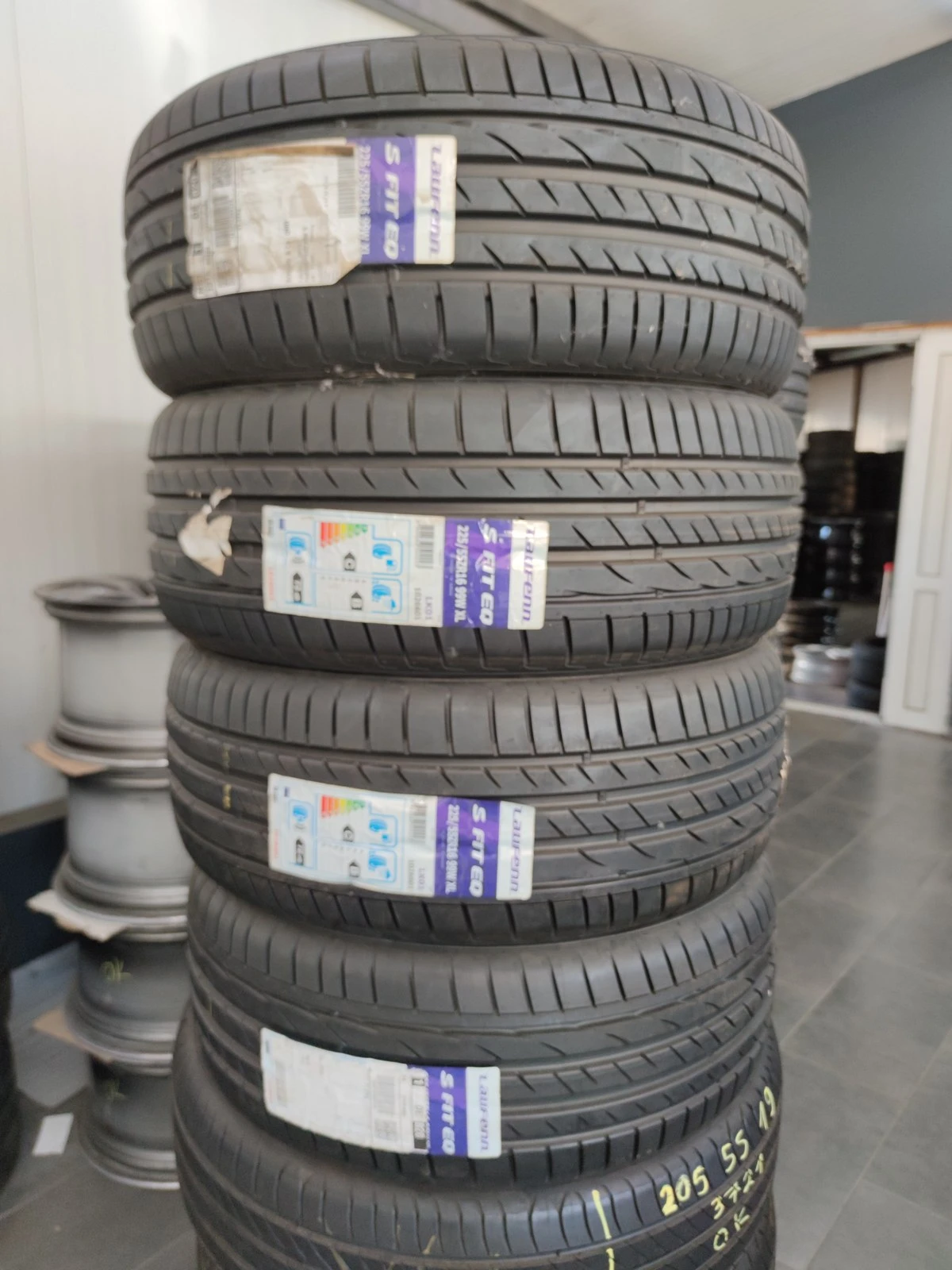 Гуми Летни 225/55R16, снимка 6 - Гуми и джанти - 56664520