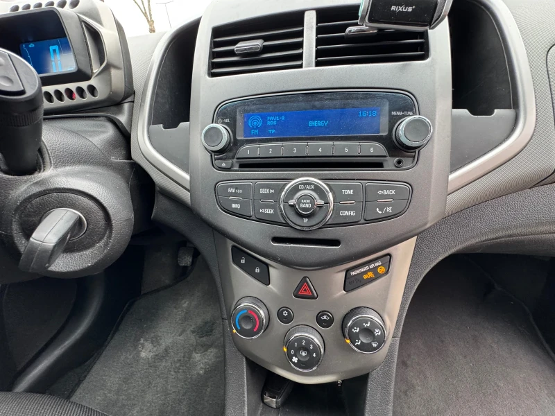 Chevrolet Aveo 1.3CDTI ДОСТА ЗАПАЗЕНА, снимка 16 - Автомобили и джипове - 47841570